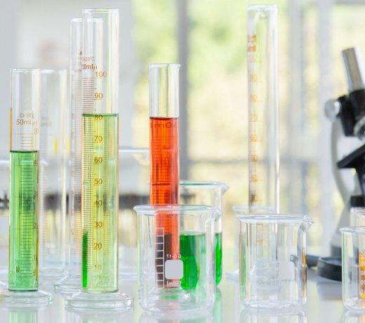 Jak wybrać odpowiedni odczynnik wzorcowy? Praktyczny przewodnik dla laboratoriów kontrolnych i badawczych